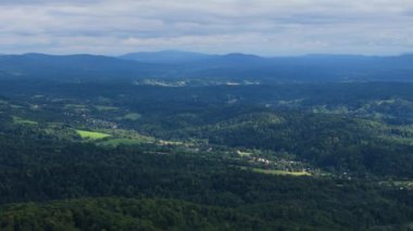 Güzel Peyzaj Dağı Bieszczady Hava Manzarası Polonya. Yüksek kalite 4k görüntü