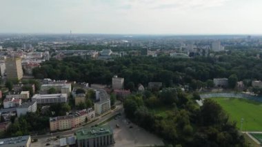 Şehir merkezindeki güzel Panorama Saski Bahçesi Lublin Hava Manzarası Polonya. Yüksek kalite 4k görüntü