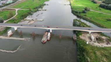 Güzel Köprü Nehri Vistula Sandomierz Hava Manzarası Polonya. Yüksek kalite 4k görüntü