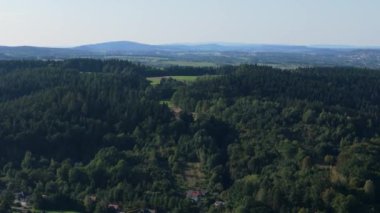 Güzel Peyzaj Dağları Bieszczady Zagorz Hava Görüntüsü Polonya. Yüksek kalite 4k görüntü