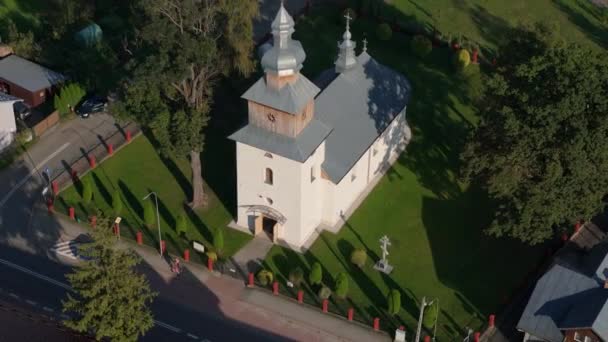 Όμορφη Εκκλησία Zagorz Aerial View Πολωνία Υψηλής Ποιότητας Πλάνα — Αρχείο Βίντεο