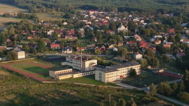 美丽的全景小学纳洛尔空中观波兰 高质量的4K镜头 — 图库视频影像
