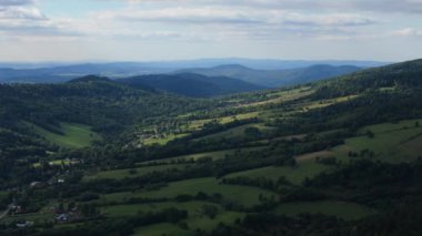 Güzel Dağ Gory Slonne Bieszczady Sanok Hava Manzarası Polonya. Yüksek kalite 4k görüntü