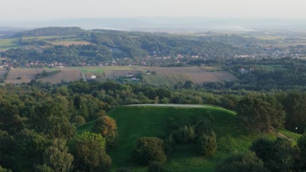 Prachtig Landschap Tatar Mound Hill Przemysl Luchtfoto View Polen Hoge — Stockvideo