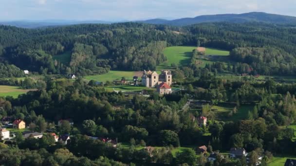Krásná Krajinná Zřícenina Kláštera Zagorz Bieszczady Aerial View Polsko Vysoce — Stock video