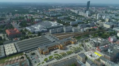 Güzel Ana Tren İstasyonu Wroclaw Hava Manzaralı Polonya. Yüksek kalite 4k görüntü