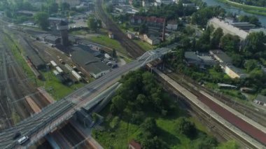 Güzel Köprü Treni Opole Hava Görüntüsü Polonya. Yüksek kalite 4k görüntü