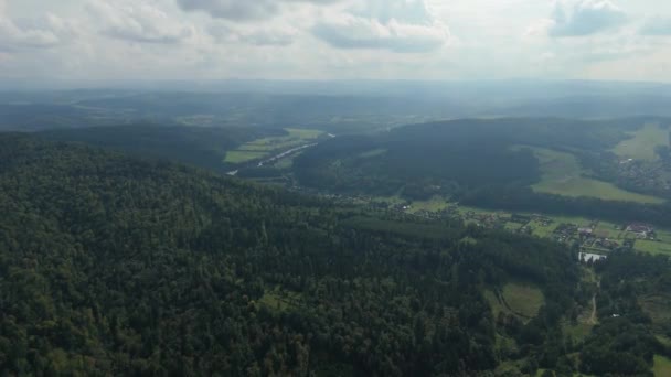 Hermoso Panorama Mountain River Lesko Vista Aérea Polonia Imágenes Alta — Vídeos de Stock