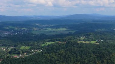 Güzel Panorama Dağı Lesko Hava Manzarası Polonya. Yüksek kalite 4k görüntü