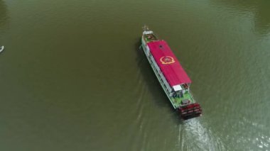 Güzel Tekne Nehri Odra Wroclaw Hava Manzaralı Polonya. Yüksek kalite 4k görüntü