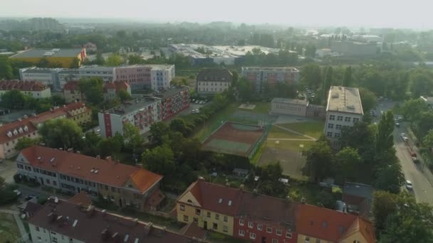 Kaunis Leikkikenttä Asuminen Estate Opole Aerial View Puola Laadukas Kuvamateriaalia — kuvapankkivideo
