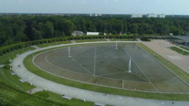Güzel Çoklu Medya Çeşmesi Wroclaw Fontanna Hava Görüntüsü Polonya. Yüksek kalite 4k görüntü