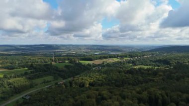 Güzel Peyzaj Dağları Krasiczyn Przemysl Hava Görüntüsü Polonya. Yüksek kalite 4k görüntü