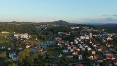 Lesko Havacılık Merkezi Güzel Peyzaj Dağları Polonya. Yüksek kalite 4k görüntü