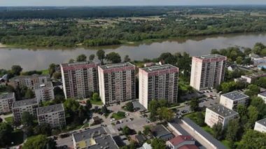 Güzel Manzara Gökdelenleri Nehri Vistula Pulawy Hava Görüntüsü Polonya. Yüksek kalite 4k görüntü