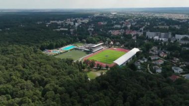 Güzel Peyzaj Stadyumu Pulawy Hava Manzaralı Polonya. Yüksek kalite 4k görüntü