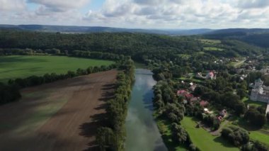 Güzel Peyzaj Parkı Nehir San Dağları Krasiczyn Hava Manzarası Polonya. Yüksek kalite 4k görüntü