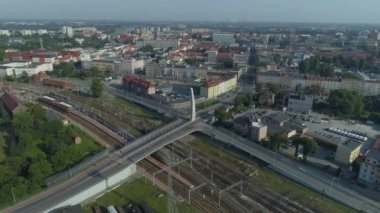 Güzel Köprü Treni Opole Hava Görüntüsü Polonya. Yüksek kalite 4k görüntü