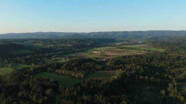 Güzel Peyzaj Dağları Lesko Hava Manzarası Polonya. Yüksek kalite 4k görüntü