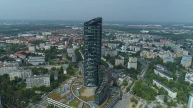 Güzel Panorama Gökyüzü Kulesi Wroclaw Hava Görüntüsü Polonya. Yüksek kalite 4k görüntü