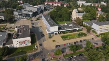 Şehir merkezindeki güzel Peyzaj Konseyi Pulawy Hava Manzarası Polonya. Yüksek kalite 4k görüntü