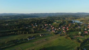 Güzel Peyzaj Göletleri Dağları Lesko Havacılık Manzarası Polonya. Yüksek kalite 4k görüntü