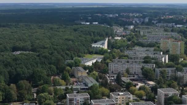 Vakre Landskap Kirke Boliger Estate Pulawy Aerial View Polen Opptak – stockvideo