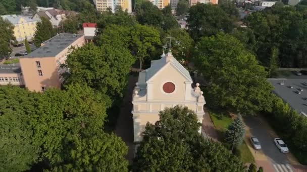 Landschapsplein Kerk Pulawy Aerial View Polen Hoge Kwaliteit Beeldmateriaal — Stockvideo