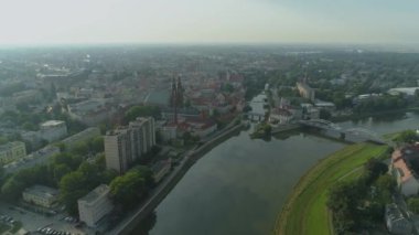Güzel Panorama Köprüsü Nehir Opole Hava Manzarası Polonya. Yüksek kalite 4k görüntü