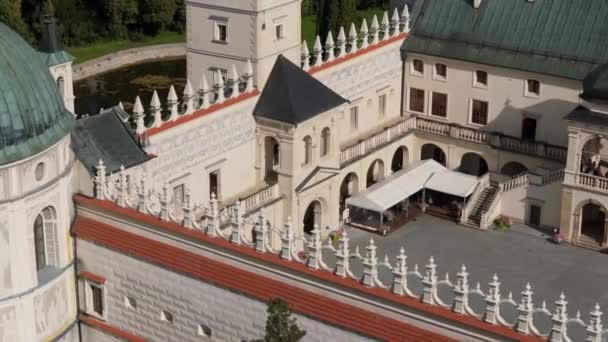 Όμορφη Αυλή Κάστρο Krasiczyn Aerial View Πολωνία Υψηλής Ποιότητας Πλάνα — Αρχείο Βίντεο