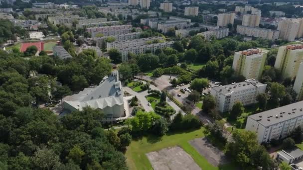 Gyönyörű Tájkép Templom Lakóingatlan Pulawy Aerial View Lengyelország Kiváló Minőségű — Stock videók