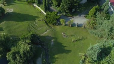 Zirvedeki Güzel Hayvanat Bahçesi Opol Hava Görüntüsü Polonya. Yüksek kalite 4k görüntü