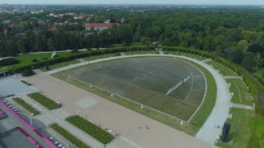 Güzel Çoklu Medya Çeşmesi Wroclaw Fontanna Hava Görüntüsü Polonya. Yüksek kalite 4k görüntü