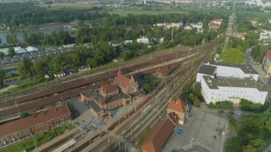 Güzel Panorama Tren İstasyonu Opole Hava Manzaralı Polonya. Yüksek kalite 4k görüntü