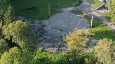 Güzel Amfitiyatro Nehri Parkı Krasnystaw Havacılık Manzarası Polonya. Yüksek kalite 4k görüntü