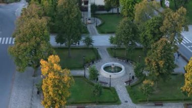 Güzel Fountain Pazar Meydanı Narol Hava Manzarası Polonya. Yüksek kalite 4k görüntü