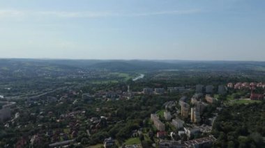 Güzel Peyzaj Nehri Tepesi Przemysl Hava Manzarası Polonya. Yüksek kalite 4k görüntü