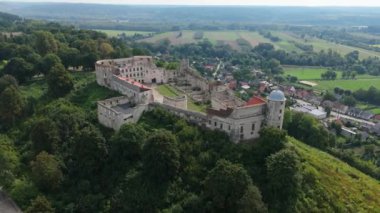 Güzel manzara Castle Hill Janowiec Hava Manzarası Polonya. Yüksek kalite 4k görüntü