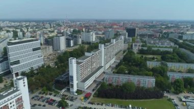 Güzel Gökdelenler Apartmanları Wroclaw Havadan Görünümlü Polonya. Yüksek kalite 4k görüntü