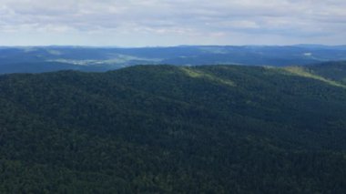 Güzel Peyzaj Dağı Bieszczady Hava Manzarası Polonya. Yüksek kalite 4k görüntü