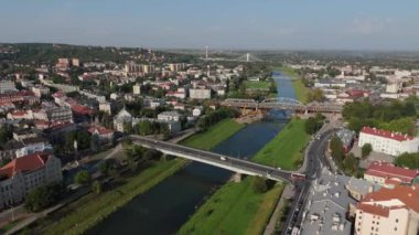 Güzel Panorama Köprüsü Nehri Przemysl Hava Manzarası Polonya. Yüksek kalite 4k görüntü