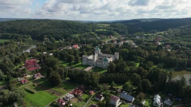 Krásný Panorama Castle Mountains Krasiczyn Aerial View Polsko Vysoce Kvalitní — Stock video
