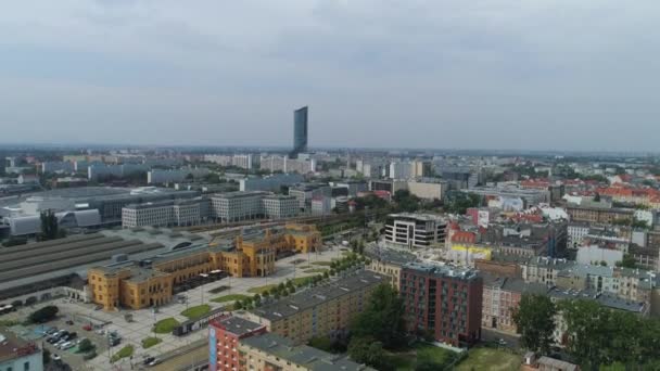 Bela Sky Tower Estação Ferroviária Principal Wroclaw Vista Aérea Polónia — Vídeo de Stock