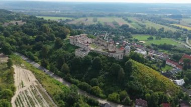 Güzel manzara Castle Hill Janowiec Hava Manzarası Polonya. Yüksek kalite 4k görüntü