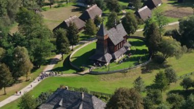 Güzel Kilise Açık Hava Müzesi Skansen Sanok Hava Manzarası Polonya. Yüksek kalite 4k görüntü