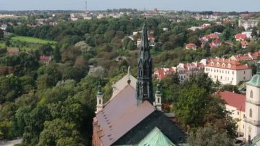 Güzel Kule Bazilikası Sandomierz Hava Görüntüsü Polonya. Yüksek kalite 4k görüntü