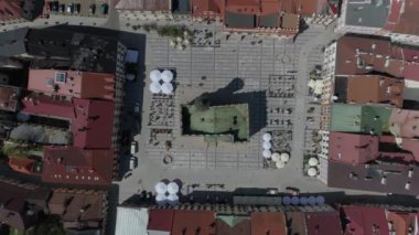 Eski Şehir Meydanı 'nın Güzel Tepesi Tarnow Hava Manzarası Polonya. Yüksek kalite 4k görüntü
