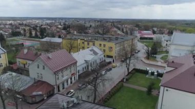 Güzel Kilise Okulu Caddesi, Mielec Hava Manzarası Polonya. Yüksek kalite 4k görüntü