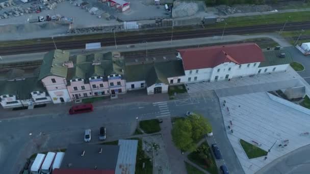 Όμορφη Σιδηροδρομικός Σταθμός Krosno Aerial View Πολωνία Υψηλής Ποιότητας Πλάνα — Αρχείο Βίντεο