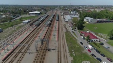Güzel Panorama Tren İstasyonu Tarnow Hava Manzaralı Polonya. Yüksek kalite 4k görüntü